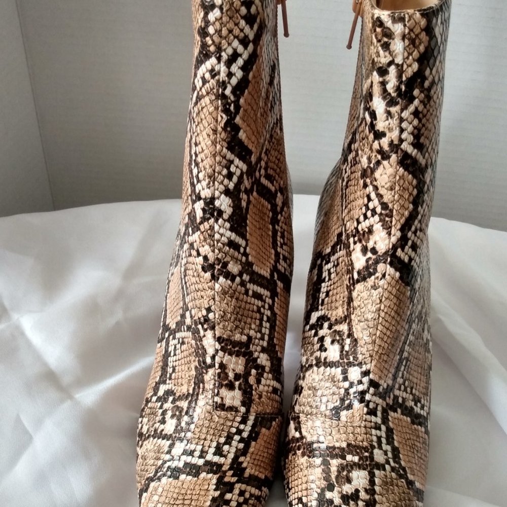 LULUS MY GENERATION WOMEN'S TAN SNAKE HIGH HEEL BOOTS SIZE 7.5